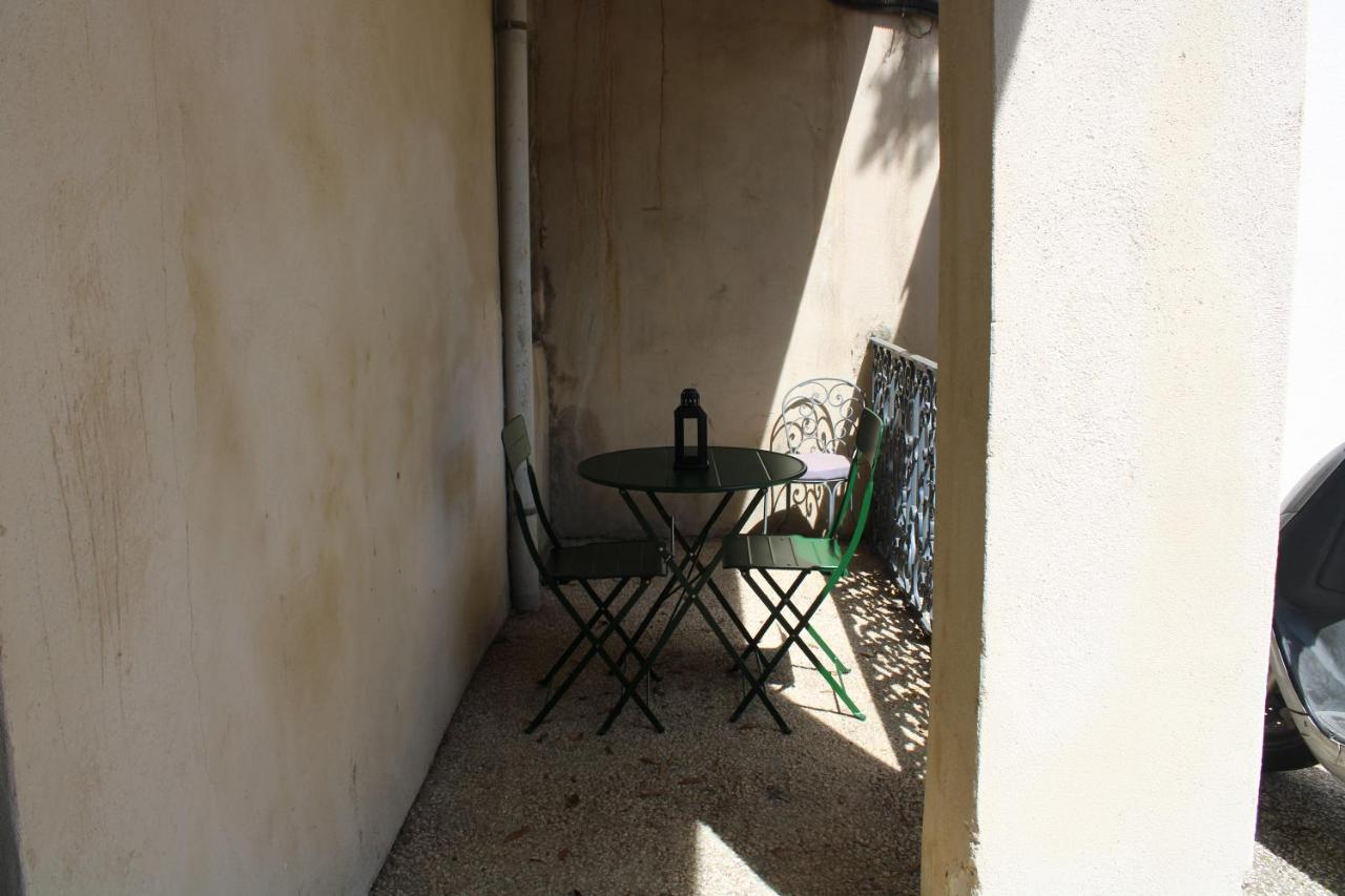 Agreable Appartement P2 Centre Ville Au Calme. Nimes Luaran gambar