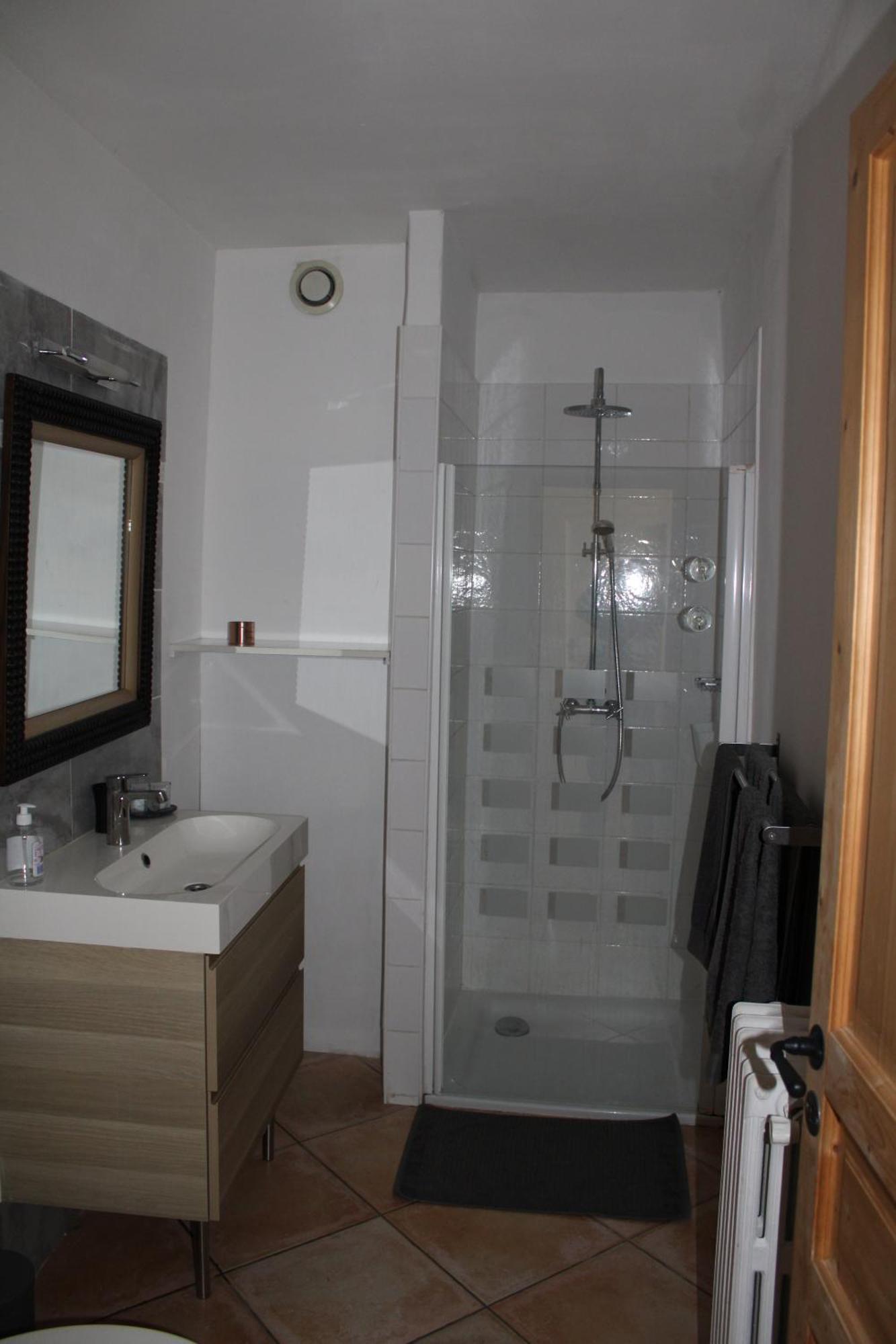 Agreable Appartement P2 Centre Ville Au Calme. Nimes Luaran gambar